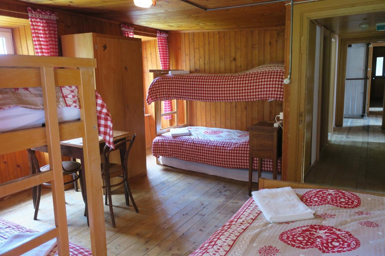 Lodge Edelweiss Mountain - 1 Hour Hike Up From Station - On Hiking Trail - No Transport Zermatt